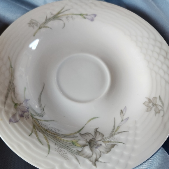 Beautiful China PearlSet Of 5 Cups & Saucers,Salad Plates, sugar bowl & creamer - Picture 13 of 13